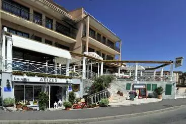 Hotelli Hôtel Les Alizés