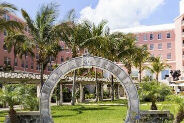 هتل Hamilton Princess   Fairmont Gold Experience