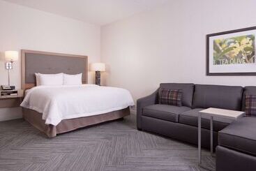 Отель Hampton Inn & Suites By Hilton Augustawashington Rd