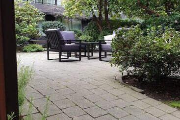 Мотель Aurora On George