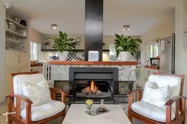 Majatalo Hermanus Lodge On The Green   Solar Power