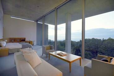 Hotel Setouchi Retreat By Onko Chishin