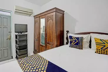 Otel Spot On 92595 Umi Homestay Syariah