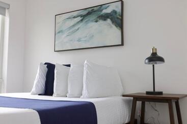 1br Luxury Apartment Peabody Unit 709