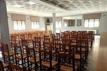 بنسيون Restaurante & Hostal El Volante