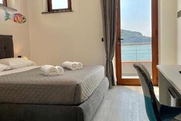 호텔 Mirage Rooms & Apartments