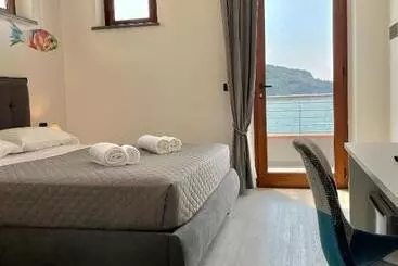 ホテル Mirage Rooms & Apartments