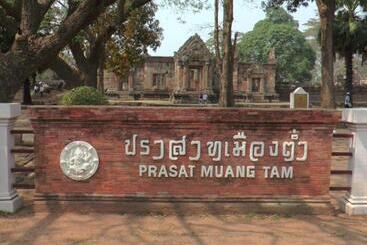 Phanomrung Hostel & Linn Chan Cafe พนมรุ้ง โฮส์เทล แอนด์ ลิณณ์จัง คาเฟ่