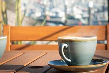 בית מלון כפרי Rooms At Haslar Marina