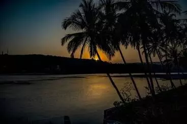 リゾートホテル Neemrana S Three Waters