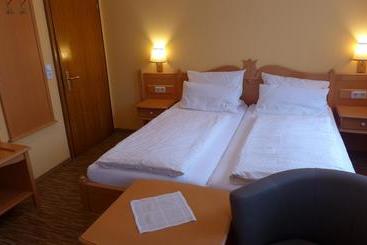 Central Hotel Greiveldinger