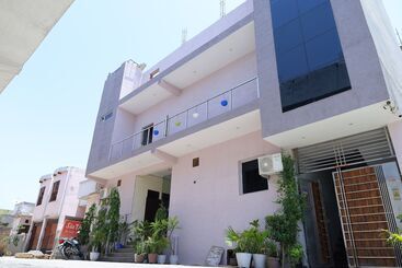 Sia Taj Hotel I Nearest Taj Mahal I Agra I Couple Friendly