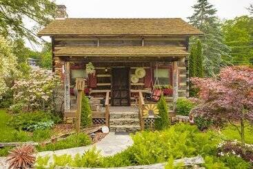 Hostel Azalea Garden Inn