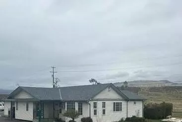 Road Runner Motel Merritt Bc