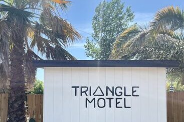 Triangle Motel