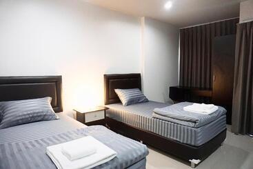 Area15 Hotel & Apartment