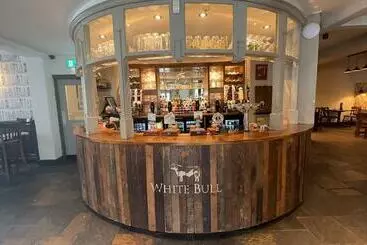 ホテル The White Bull