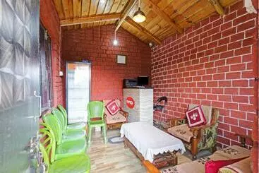 ホテル Oyo Flagship 81202 Neems Home Stay