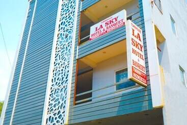 Hotel Roomshala 042 Grand Vikas