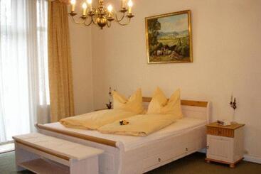 酒店 Alte Villa Schlossblick