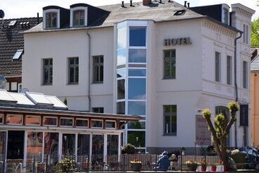 Hotel & Restaurant Fackelgarten Plau Am See