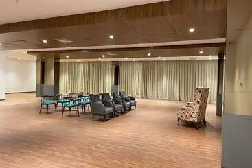 Click Hotel Lh Seven Morbi