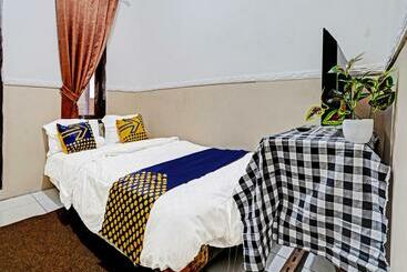 فندق Spot On 91425 Mekargalih Homestay Syariah