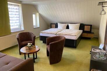 호텔 Restaurant Oberland