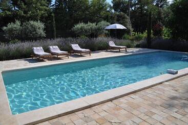 호텔 Le Clos Geraldy   Chambres D Hôtes De Charme, Piscine Et Spa