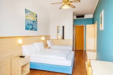 Отель Aria Life