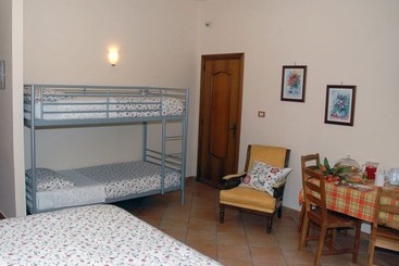 Отель Bed & Breakfast Villa Mena