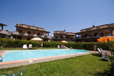 בית מלון כפרי Follonica Apartments