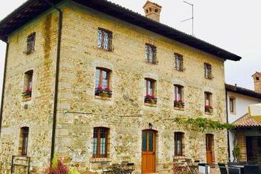 בית מלון כפרי Qui Wolf Udine