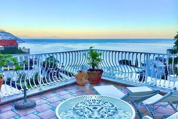 Hotel Villa Delle Palme In Positano