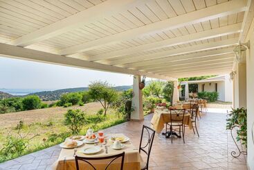 Отель Borgo Alba Barona Turismo Rurale