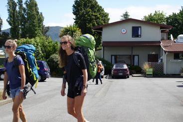 בית מלון כפרי Yha Te Anau