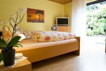 בית מלון כפרי Zur Brücke