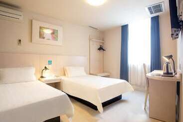 בית מלון כפרי Jingjiang Inn Taiyuan Fuxi Street Wanda Plaza