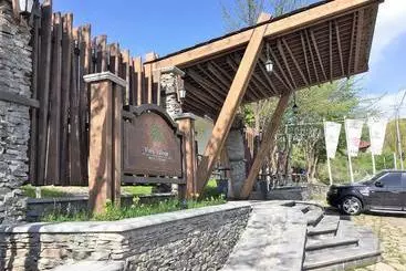 هتل Park Village  & Resort