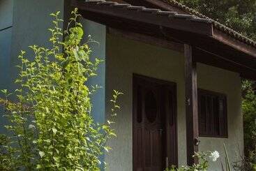 簡易ホテル Pousada Medeiros