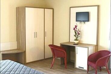 בית מלון כפרי Ristorante Cantina Langelina