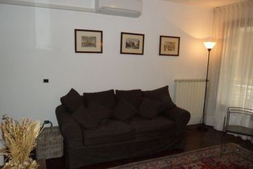 آپارتمان‌های توریست‌ها Sunny Venice Apartment