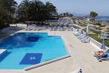 Ladonia Hotels Luna Beach Resort