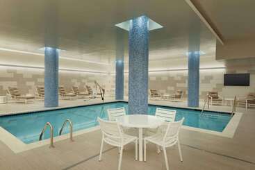 ホテル Embassy Suites By Hilton Minneapolis Downtown