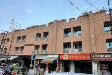 בית מלון כפרי Rainbow