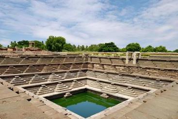 ホテル Clarks Inn Hampi