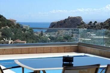 شقق خاصة سياحية Palaiokastro Villas & Suites