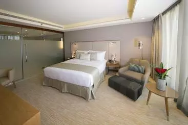هتل Grand Millennium Muscat