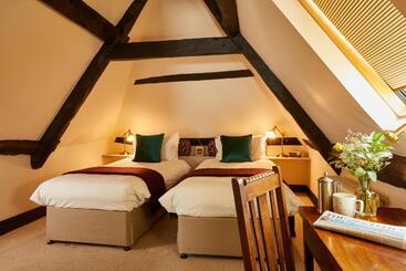 酒店 The Greyhound Inn