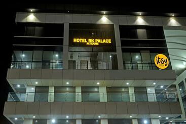 Itsy Hotels Rk Palace